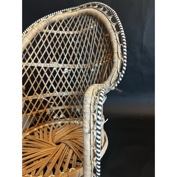Wicker Peacock Rattan Chair | 15" tall | Plant\Doll Stand | Retro | BOHO | VTG - Picture 7 of 10